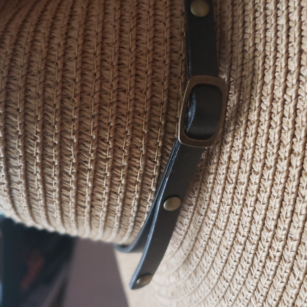 Straw hat - Picture 3 of 4
